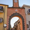 Porta d ingresso con torre dell orologio - Tessennano (Lazio)